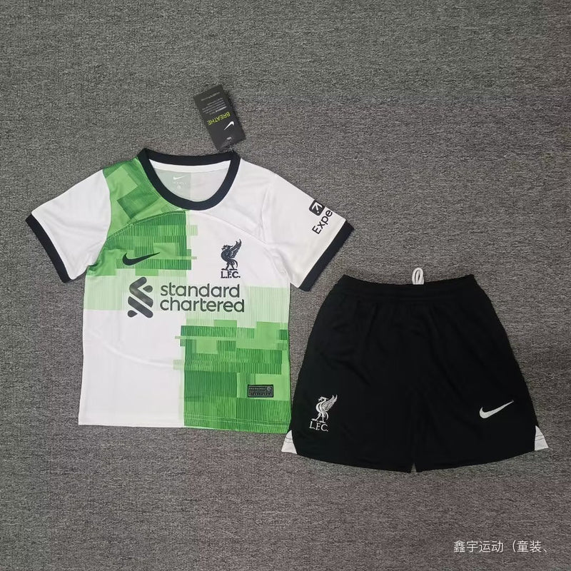 Kit Infantil Liverpool Away 23/24 Camisa + Shorts Nike Unissex - Branco e Verde