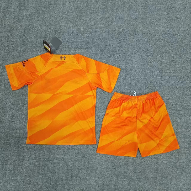 Kit Infantil Liverpool Goleiro 23/24 Camisa + Shorts Nike Unissex - Laranja