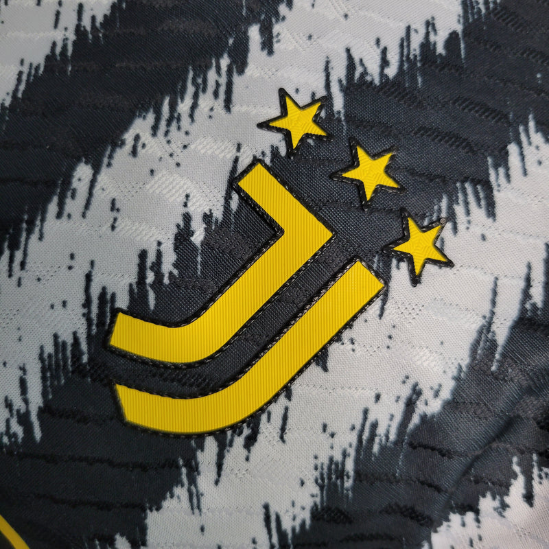 Camisa Juventus Home 23/24 Jogador Adidas Masculina - Branca e Preta Listrada