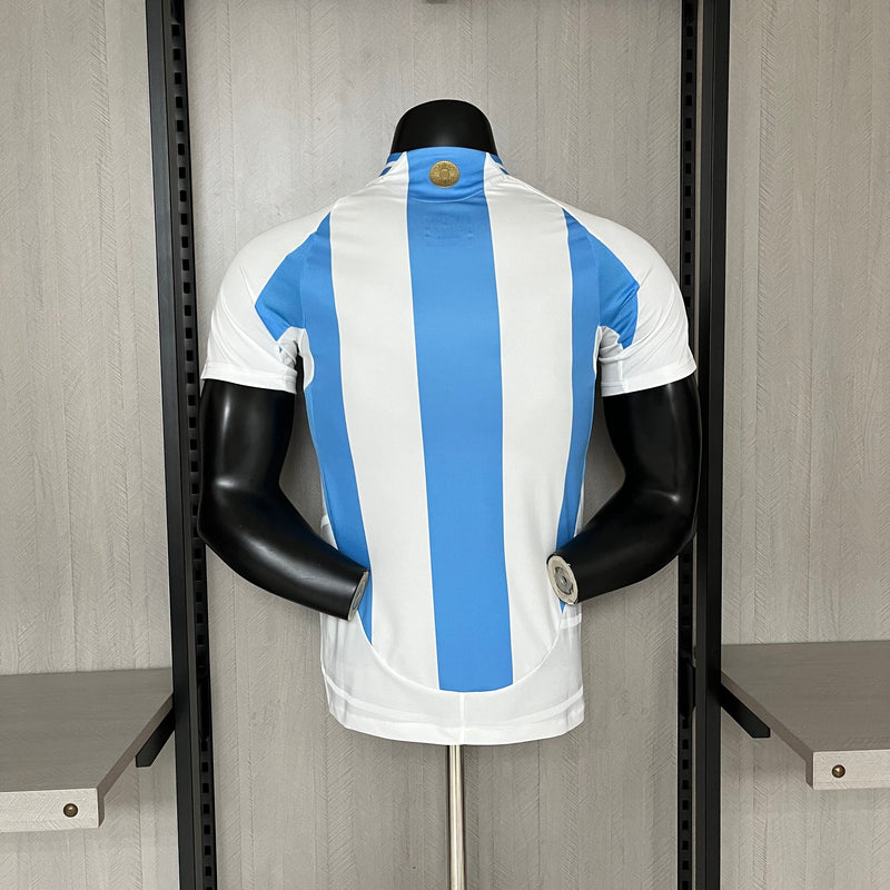 Camisa Argentina Home 24/25 + Patch  Jogador Adidas Masculina - Azul e Branca