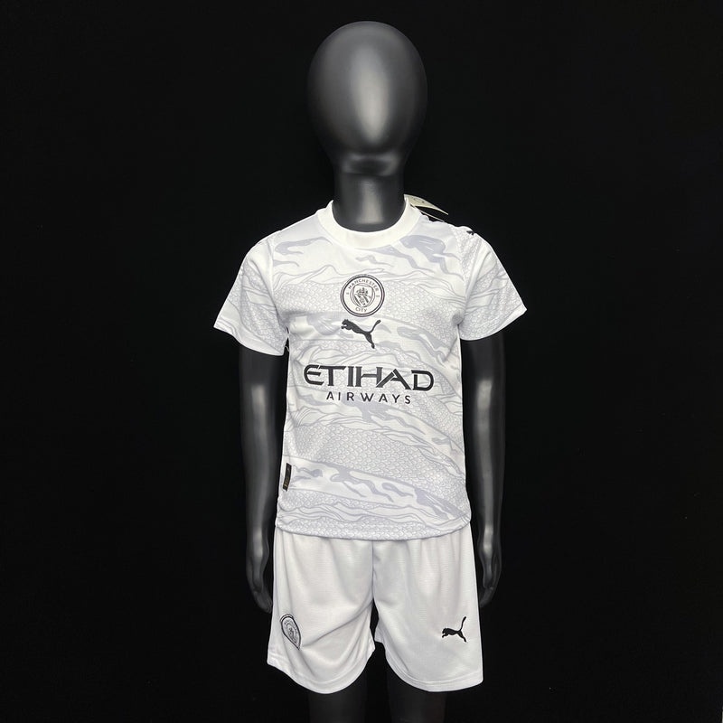 Kit Infantil Manchester City Edição Especial Ano Chines 24/25 Unissex Puma - Branca