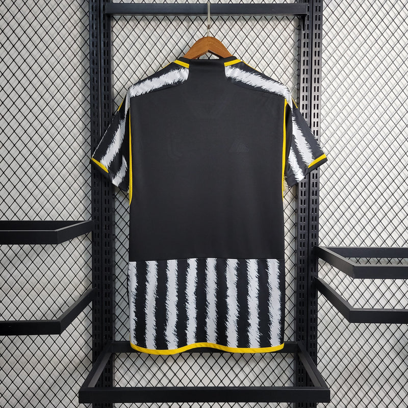 Camisa Juventus Home 23/24 Torcedor Adidas Masculina - Branca e Preta Listrada