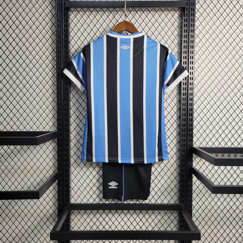 Kit Infantil Grêmio Home 23/24 Torcedor Umbro Masculino - Azul, Preto e Branco