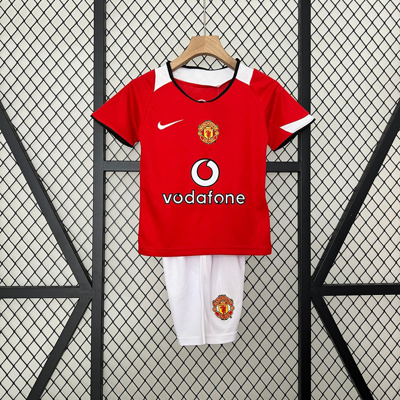 Kit infantil Manchester United Retrô Home 2005 Unissex Nike - Vermelho