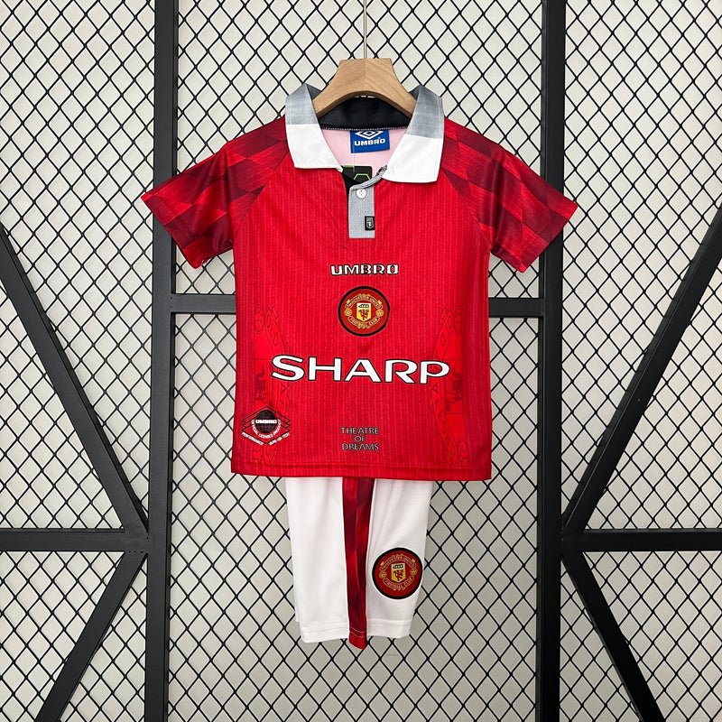 Kit infantil Manchester United Retrô Home 1996 Unissex Umbro  -  Vermelho