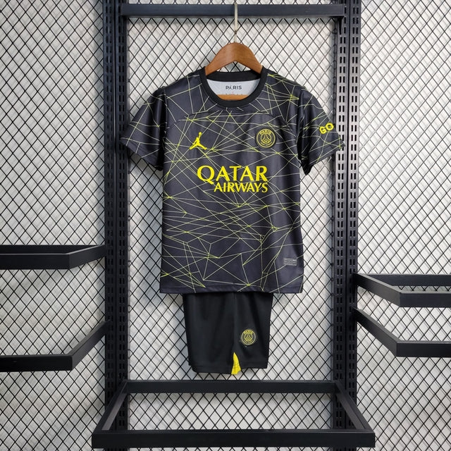 Kit Infantil PSG Fourth 22/23 Torcedor Nike Masculina - Preto e Amarelo