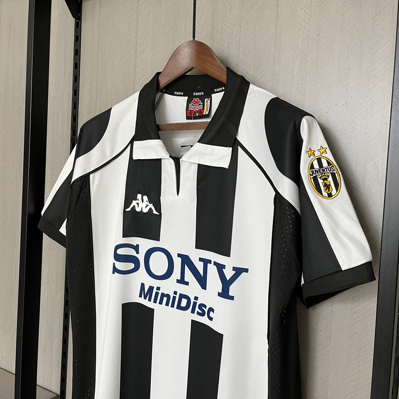 Camisa Juventus Home Retro 97/98 Torcedor Kappa Masculino - Preta e Branca