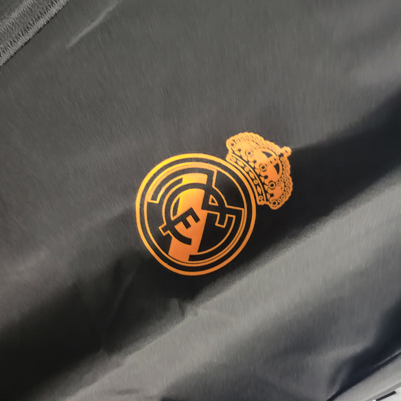 Corta Vento Real Madrid Adidas Unissex - Preto, Azul e Laranja