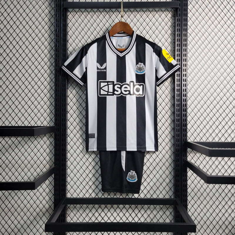 Kit Infantil Newcastle Home 23/24 Unissex Castore - Preto e Branco